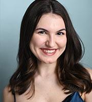 Claire Capra headshot