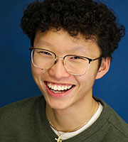 Lou Xiong headshot