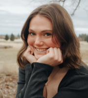 Ellie Parish headshot