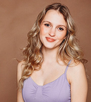 Helen Riddle headshot